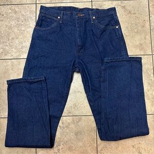 NWOTs  WRANGLER DENIM  Size 32x32